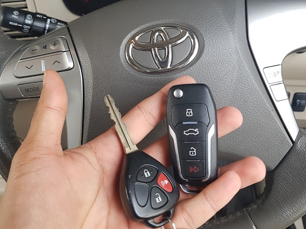  Làm Chìa Khóa Xe Toyota Innova Tại Nhà Củ Chi