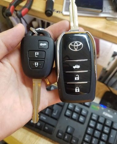Làm Chìa Khóa Xe Toyota Vios Thái Mỹ Chính Hãng